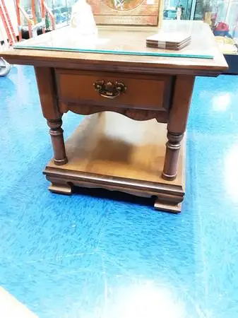 End Table  4111