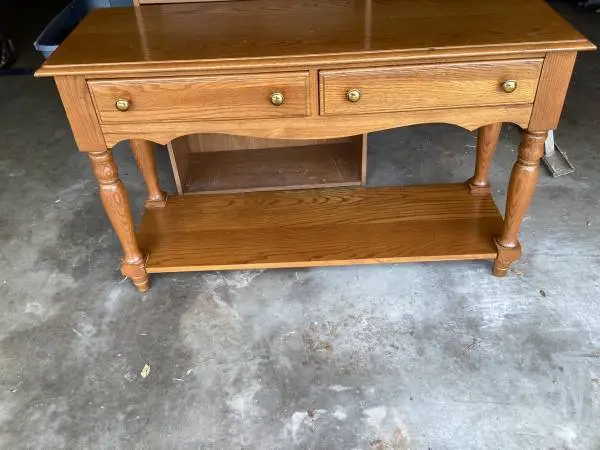 Sofa table(MUST GO)