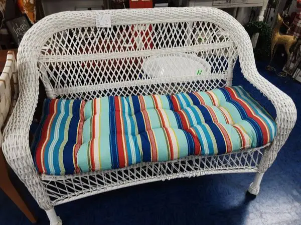 White Wicker Love Seat with Cushion