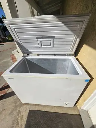 Deep freezer