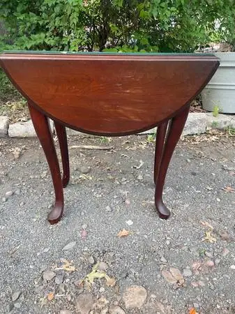 Vintage cherry Queen Anne drop leaf side table with glass