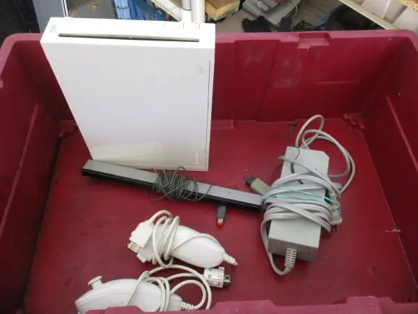 NINTENDO WII GAME SYSTEM