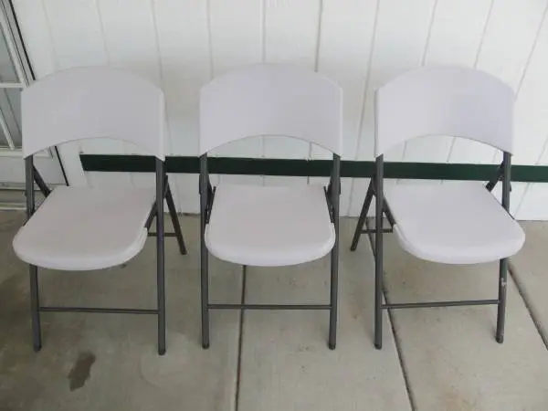 Quality Folding Chairs, by Lifetime.txt