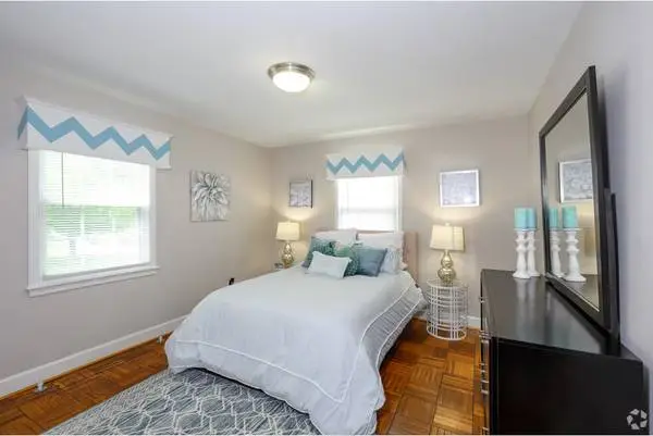 Access and Ease in a Sun-filled Neighborhood