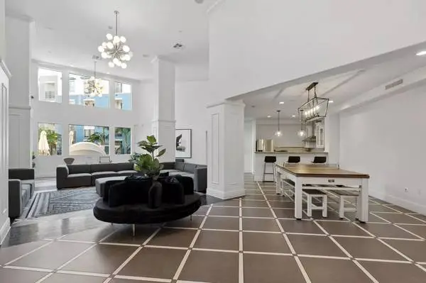 Hey, space seekers! 2 BR & 1150 Sq Ft of pure comfort.