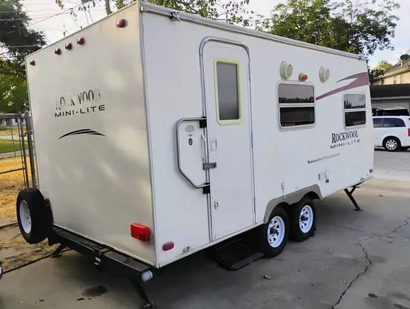 2009 Rockwood Mini-Lite 18 ft. Trailer