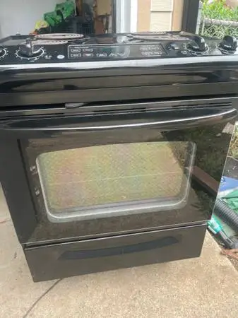 BLACK GE RANGE STOVE