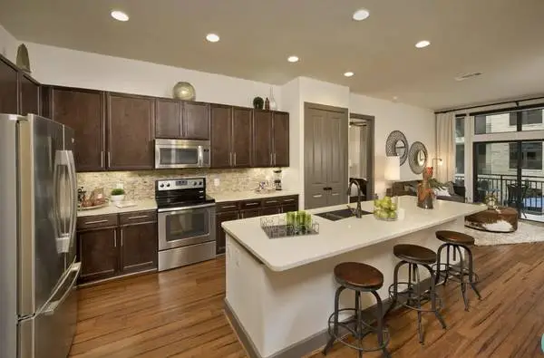Luxury 1/1 Apt in Post Oak Houston, Parking, W&D, Gym😻🐶 $500 Deposit