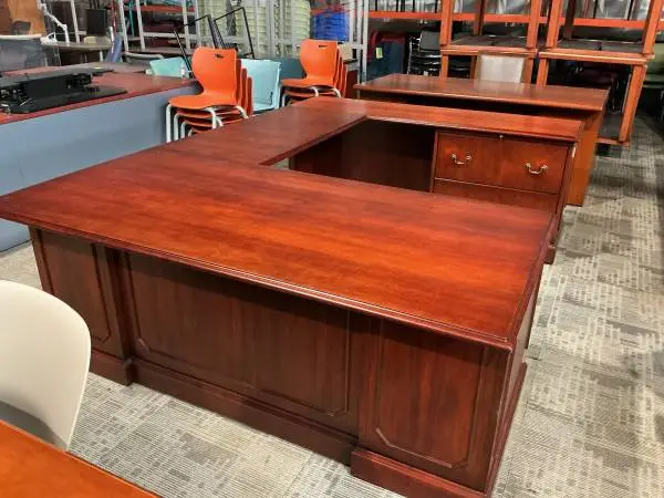 executive traditional U shape desk by Steelcase in Cherry wood finish