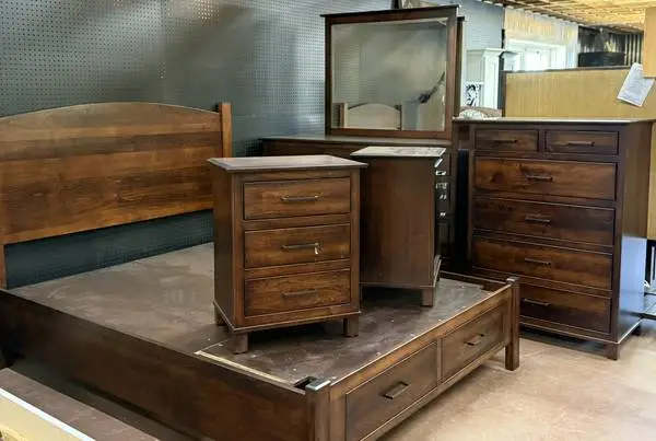 Addie Queen Storage Bed Set
