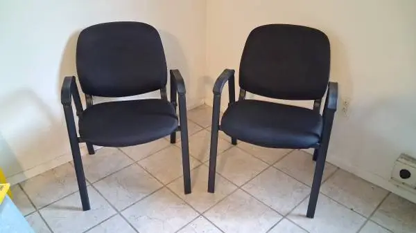 Pair of Black Office Guest / Waiting Room Chairs with Arms (Set of 2)
