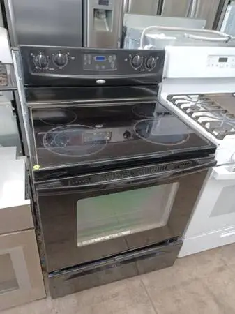 Whirlpool Electric glass stove color black