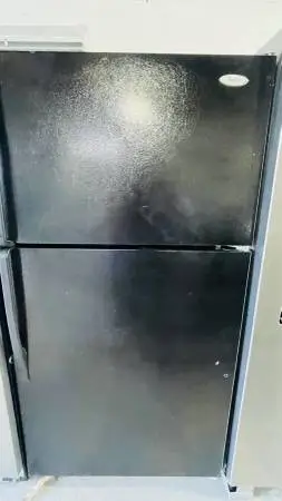 Whirlpool Refrigerator 33Wx29Dx67H good for garage