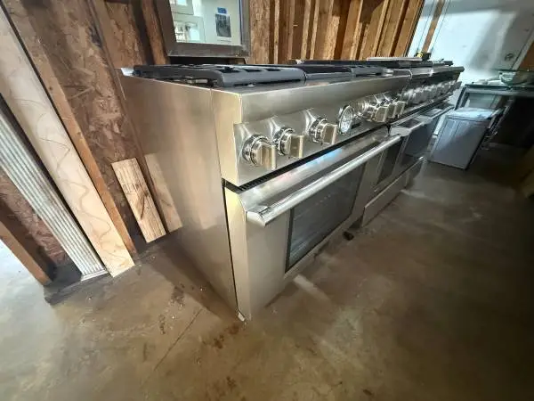 36W SS Thermador Pro Grand Gas Range Model # PRL364JDG Used Good Cond
