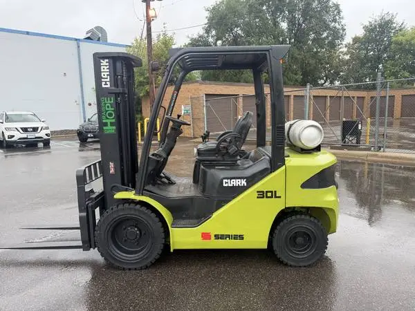 2018 Clark 6000 lb Forklift Sideshift Propane Pnuematic Outdoor 6k