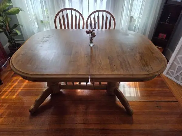 Dinning table 62x42 in