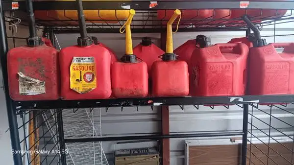 5 gallon gas cans