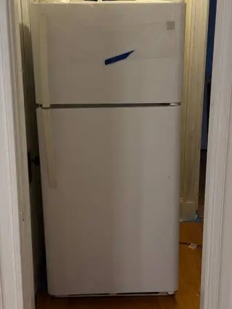 White Kenmore Fridge. Excellent Condition