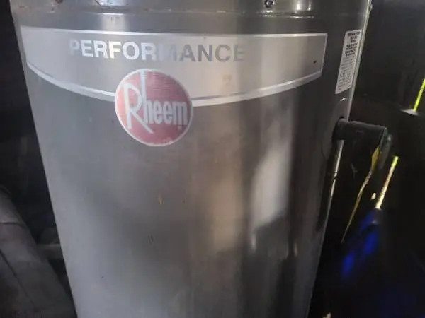 NATURAL GAS HOT WATER HEATER
