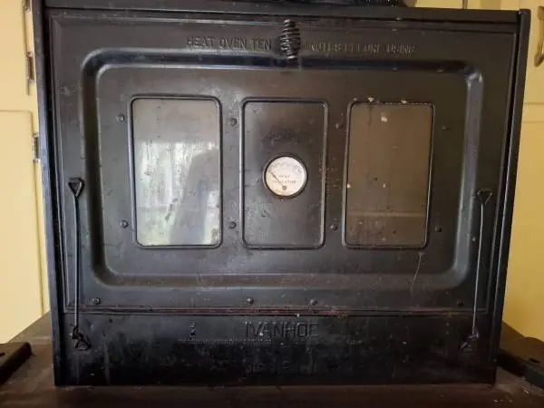IVANHOE OVEN : sets on wood stove, works great