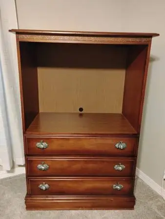 Television stand/Dresser