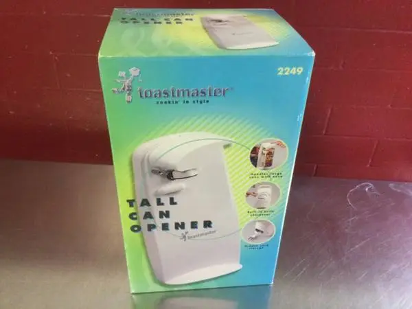 New TOASTMASTER - Tall Can Opener