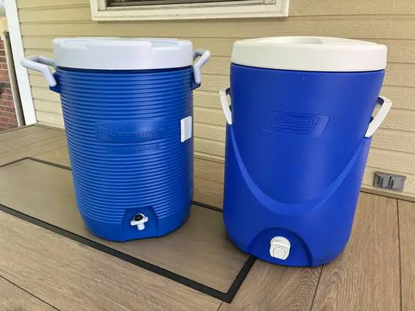 Coleman / Rubbermaid 5-Gallon Beverage Coolers