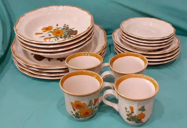 Mikasa Dish Set