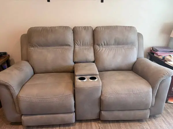 Power reclining loveseat