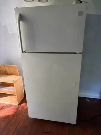 Refrigerator white 18 cu ft delivery available