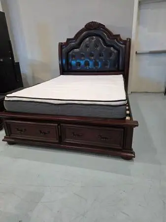 Queen bed with drawers VENDO CAMAS
