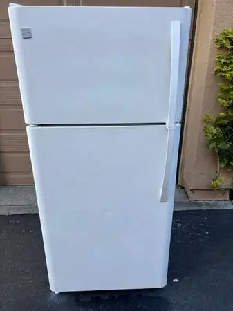 Kenmore 18 cu Ft Refrigerator $230 Free Delivery