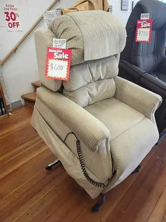 4 Lift Chairs In Stock<$50-$150 Off<This Weeks Sale