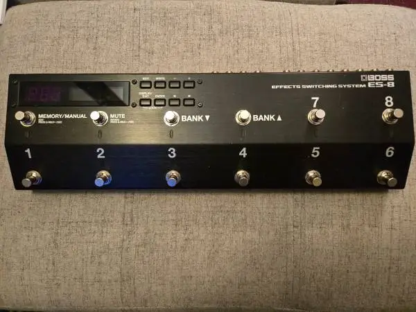 BOSS ES-8 switching system, Ciokolate power supply and PedalTrain