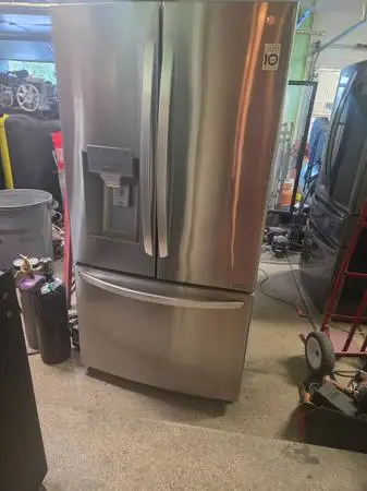 2023 LG 28 cubic feet stainless steel french door REFRIGERATOR