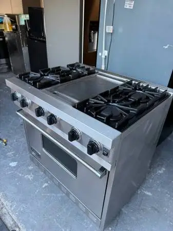 Viking Stainless Steel 36” Inch Wide Gas Range 4-Burners w/Griddle