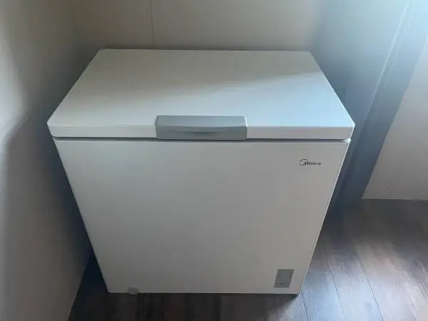 Midea freezer