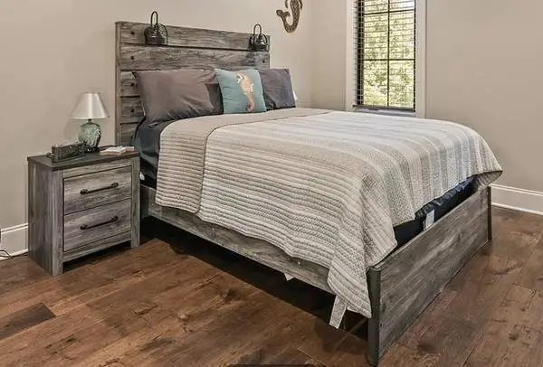 Queen Bedroom Set - COMPLETE: