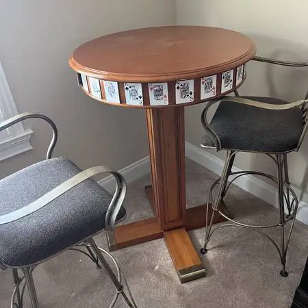 Game Table and 2 stools