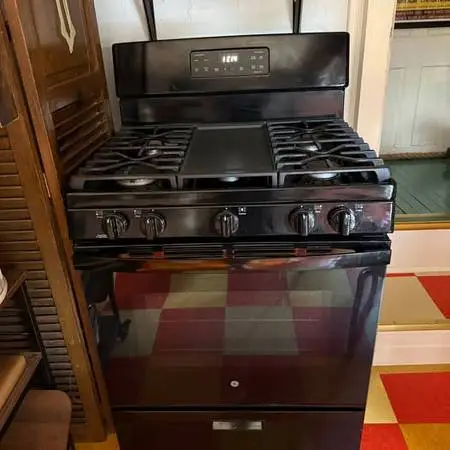 GE Black Gas Oven with Range