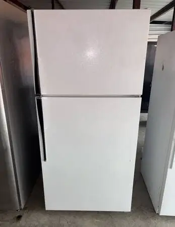White Hotpoint Refrigerator And Freezer