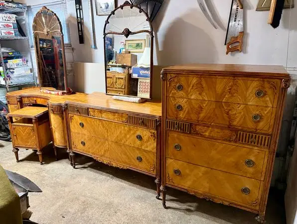 Antique Mahogany 6 Piece Bedroom Set