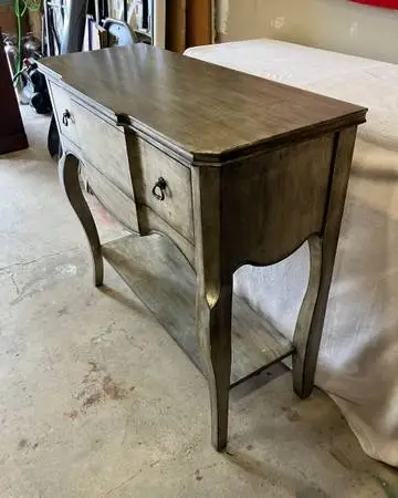 GORGEOUS Console Table by Pulaski Furniture!
