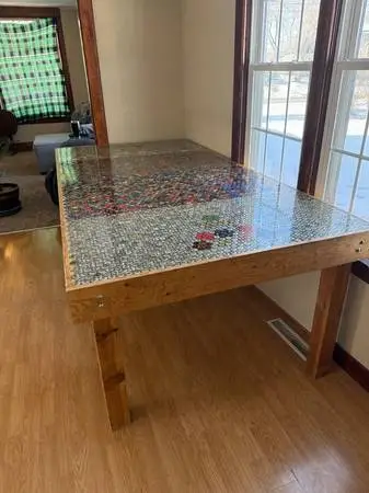 Handmade 8-Foot Beer Cap Epoxy Beer Pong Table – 4,000+ Caps + Accesso