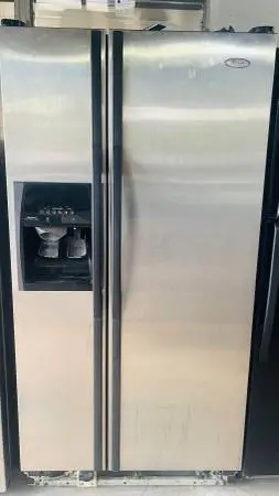 Whirlpool Refrigerator 36Wx30Dx69H good for garage no ice machine