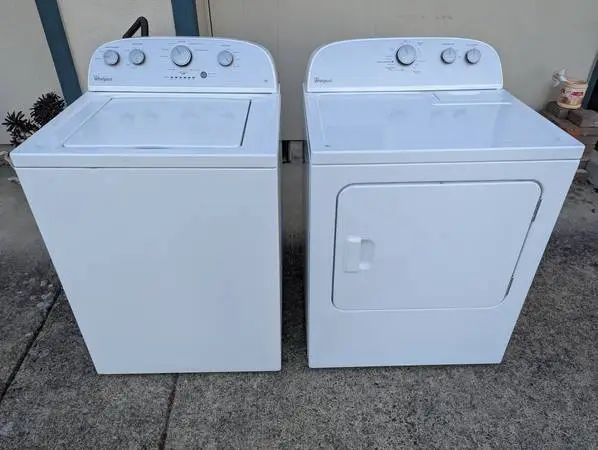 Matching Whirlpool Washer And Dryer Set