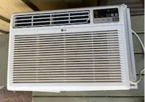 10,000 BTU Window Air Conditioner (it works fine)