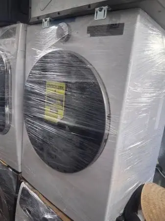 New LG front load gas dryer 7.5 cu ft