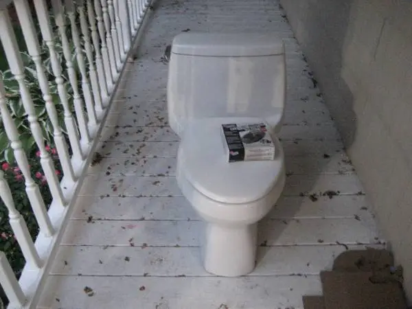 1 Piece Toilet