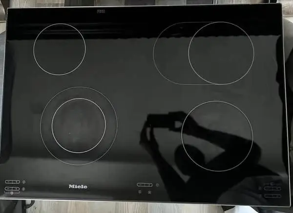 Miele 30” Inch Wide Induction Cook Top Electric 220